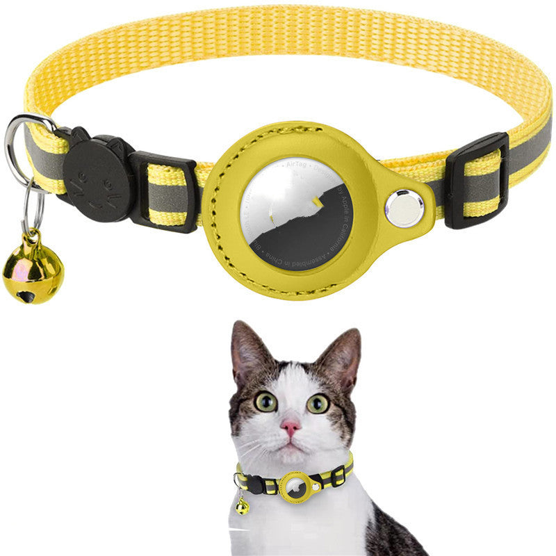 Trackable Cat Collar with Built-In AirTag Holder - PetLuxe Essentials 