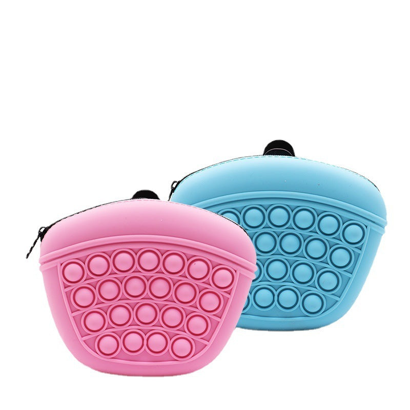 Quick-Access Silicone Treat Pouch, Reward Your Dog Fast - PetLuxe Essentials 